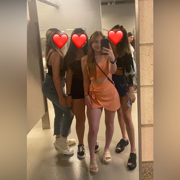 Aritzia matching two piece set - Picture 2 of 7